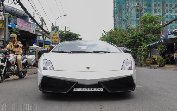 Siêu xe Lamborghini Gallardo SE độc nhất Việt Nam khoác áo mới