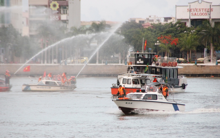 Sau chìm tàu Thảo Vân 2, Đà Nẵng diễn tập cứu nạn trên sông