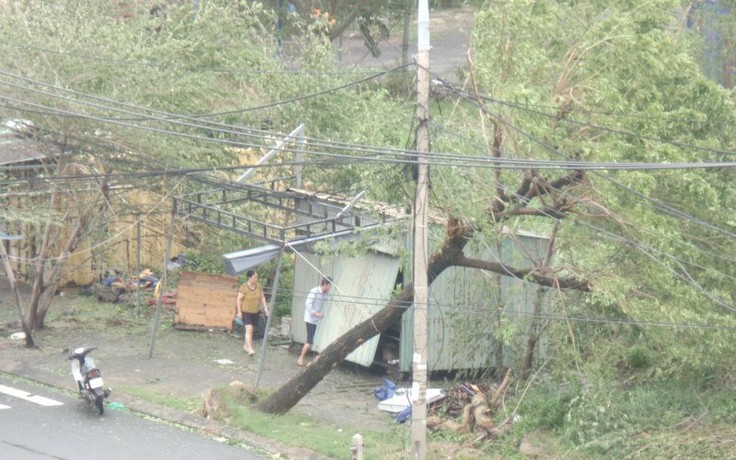 Gió bão số 4 Noru vẫn hoạt động mạnh, Đà Nẵng đề nghị người dân không chủ quan