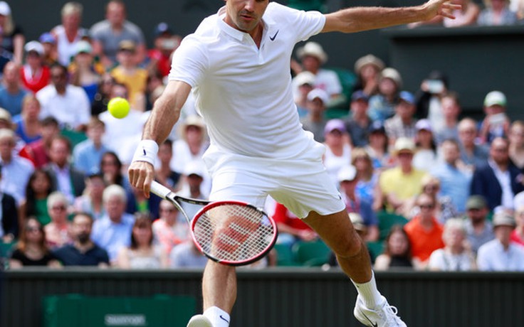Federer vào bán kết Wimbledon: Gừng càng già càng cay