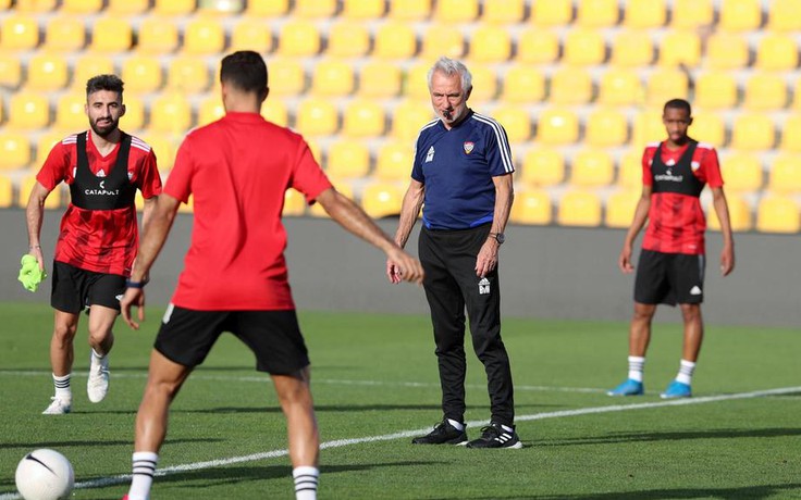 UAE 'chơi chiêu' trước tuyển Việt Nam và các đối thủ