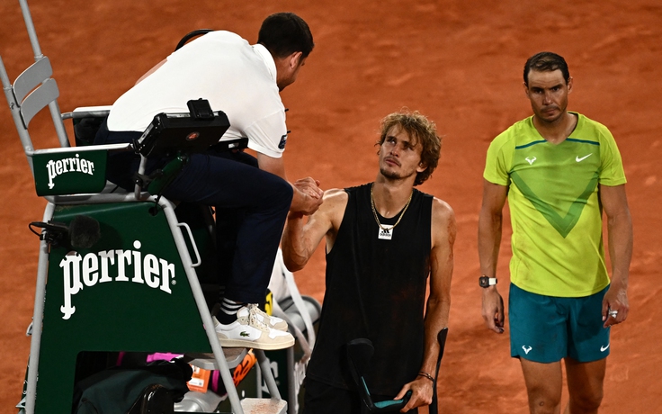 Zverev bất ngờ gặp chấn thương, Nadal vào chung kết Roland Garros 2022