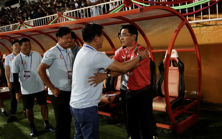 Kết quả HAGL 1-2 CLB TP.HCM, V-League 2022: HLV Vũ Tiến Thành ra mắt thành công