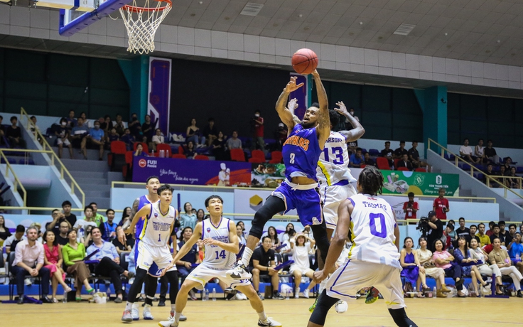 Shane Henry và Jeff Stubb: Vũ khí mới của Hanoi Buffaloes