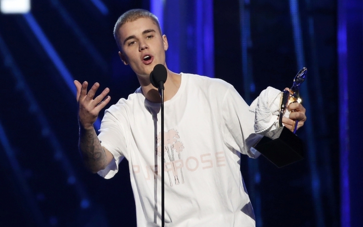 Vừa nhận giải, Justin Bieber đã chỉ trích Billboard Music Awards 2016