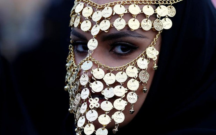 Sóng ngầm sau lớp mạng che mặt của những cô gái Ả Rập Saudi
