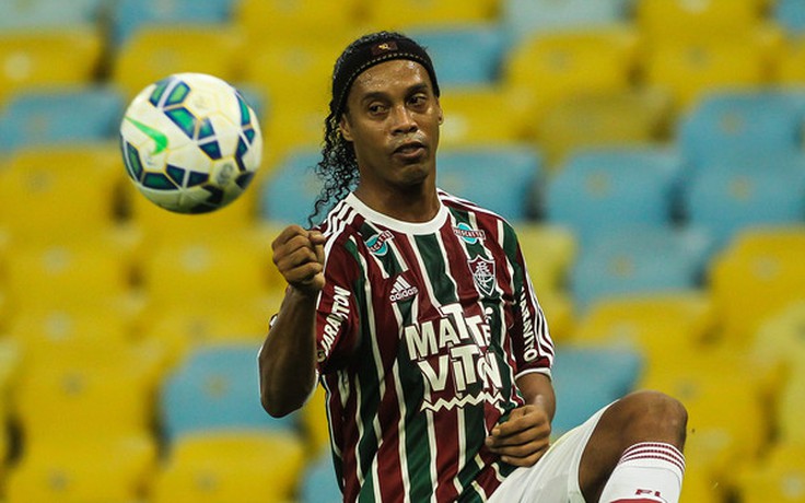 CLB Malaysia liên hệ mời Ronaldinho thi đấu