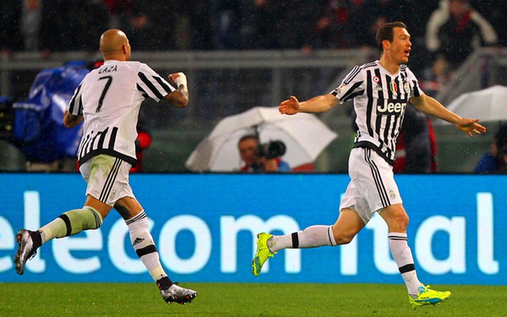 Cúp Quốc gia Ý: Lazio gục ngã trước Juventus bởi người cũ Lichtsteiner