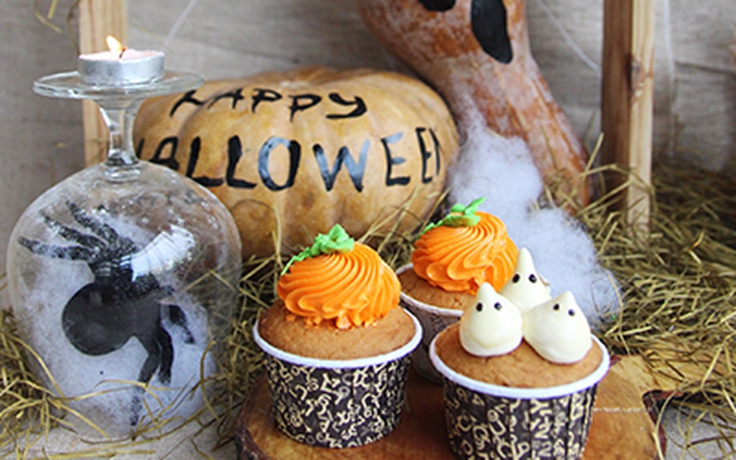 Set bánh Halloween "Dạ Tiệc Lúc 12h" dành cho 10 người chỉ 590.000đ tại BreadTalk