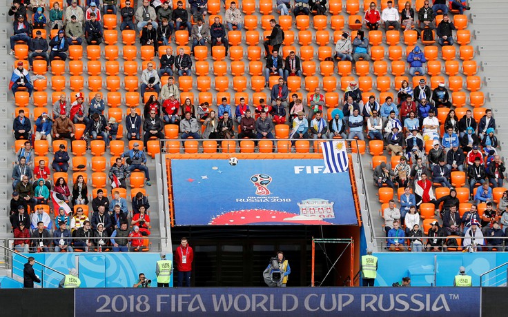 FIFA điều tra về tình trạng khán đài trống trận Uruguay thắng Ai Cập