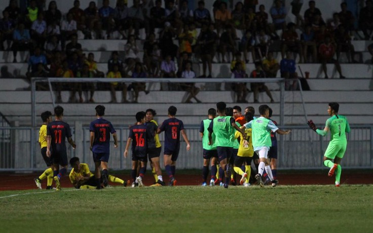 Cầu thủ Thái Lan và Malaysia ẩu đả dữ dội ở chung kết Giải U.15 Đông Nam Á