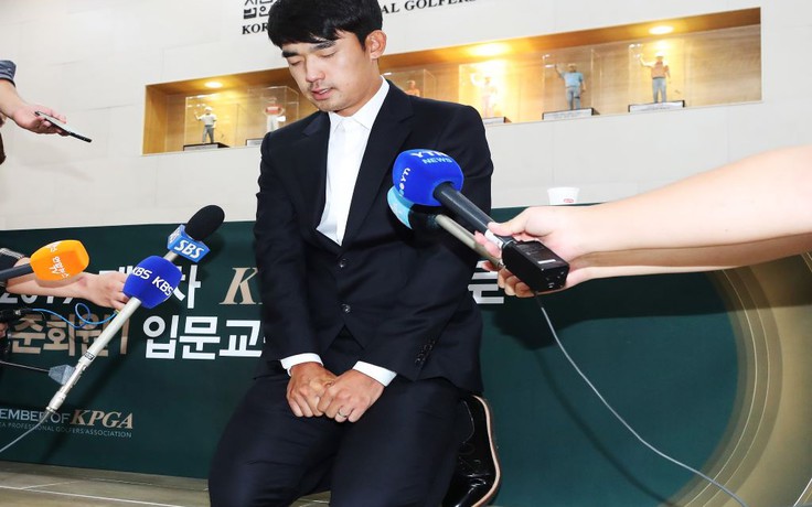 Tay golf hàng đầu Hàn Quốc bị cấm 3 năm vì lỡ… giơ ngón tay giữa