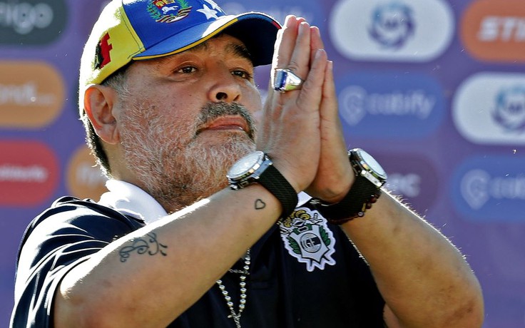 Maradona lại bất ngờ bỏ ghế huấn luyện ở Argentina