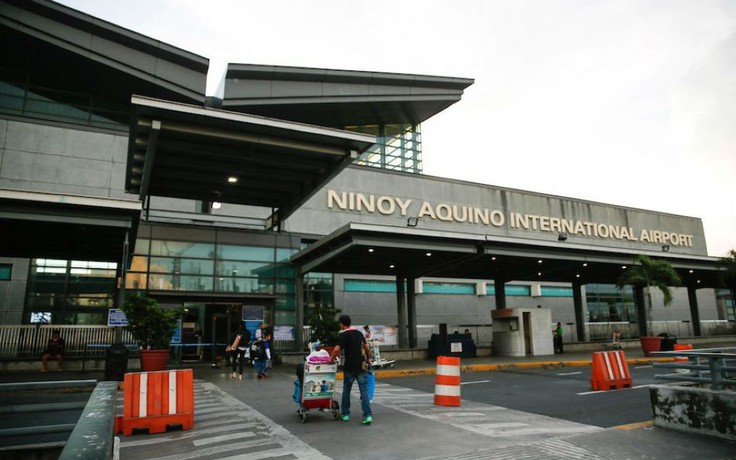 Sân bay đóng cửa vì bão, tuyển bóng rổ nữ Việt Nam kẹt lại Manila