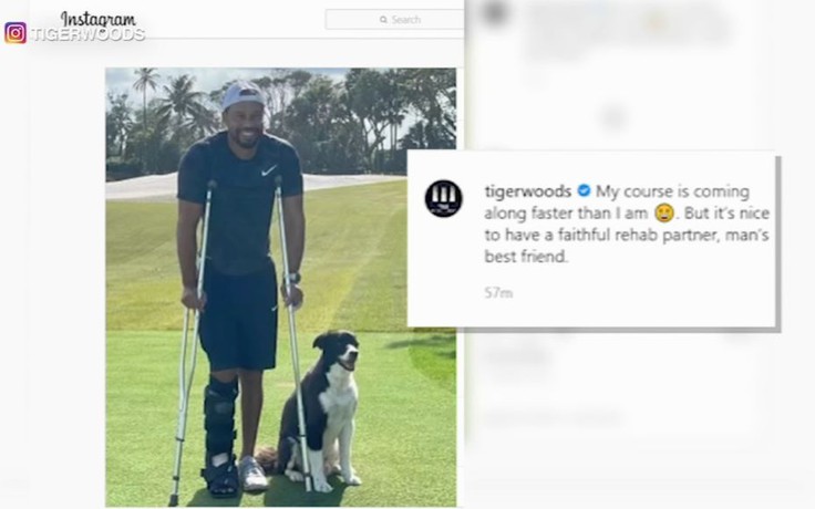 Tiger Woods lộ diện với đôi nạng và chân bó bột sau tai nạn khủng khiếp