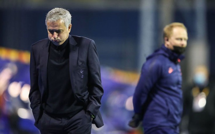 Chủ tịch CLB Tottenham xin lỗi CĐV vì để Mourinho 'phá' truyền thống đội bóng