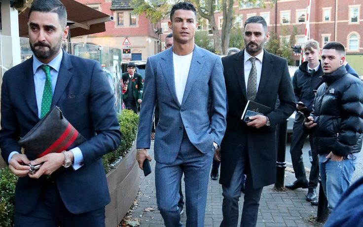 Vệ sĩ bảo vệ an toàn cho Cristiano Ronaldo bị điều tra