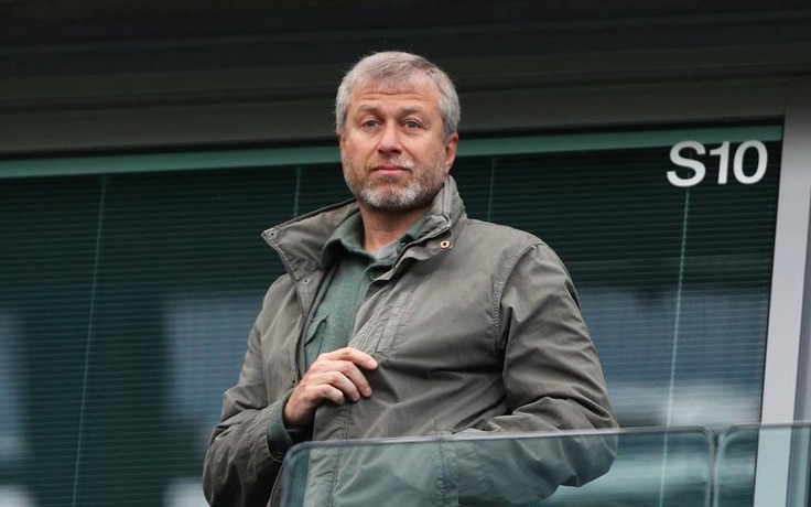 CĐV Chelsea nói lời chia tay ông chủ tỉ phú Abramovich