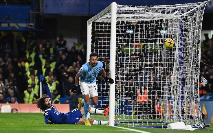 Đánh bại Chelsea tại Stamford Bridge, Man City thu hẹp khoảng cách với Arsenal