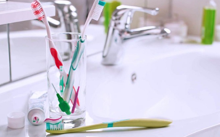 5 thói quen xấu đang làm hư răng mà nhiều người không biết