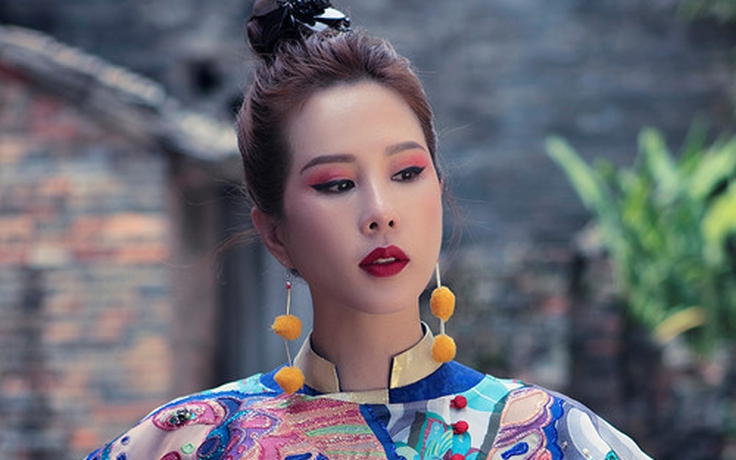 Hoa hậu Quý bà Thu Hoài đón tuổi mới bằng bộ ảnh thời trang