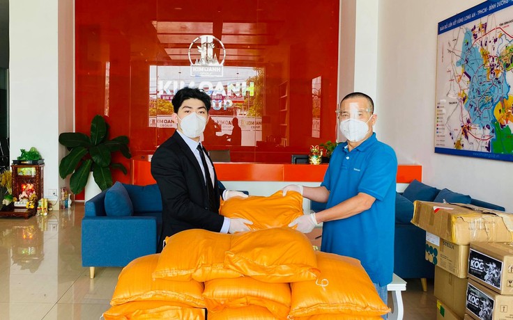 Quỹ từ thiện Kim Oanh hỗ trợ 400 phần quà Triệu túi an sinh