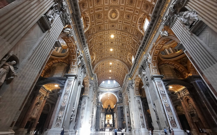 Du lịch Vatican, bác sĩ Việt nặng lòng trước những cảnh đời, chẩn bệnh cho người lạ