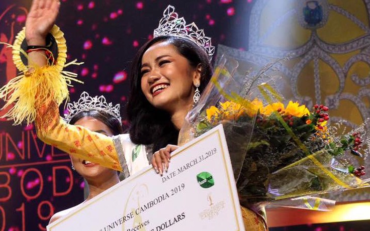 'Hoa hậu Hoàn vũ Campuchia' gây tranh cãi vì vóc dáng nhỏ bé, gương mặt trẻ con