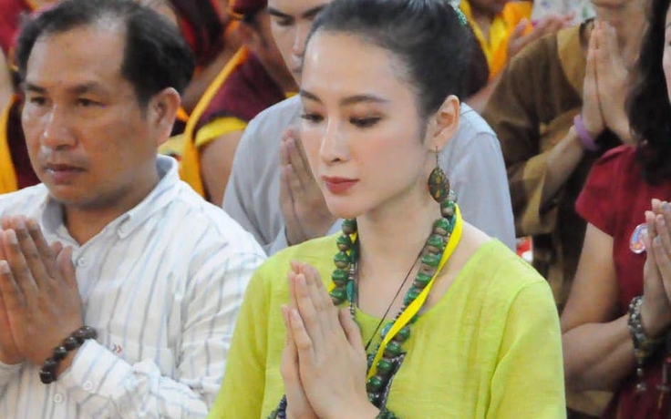 Angela Phương Trinh phát nguyện ăn chay trọn đời