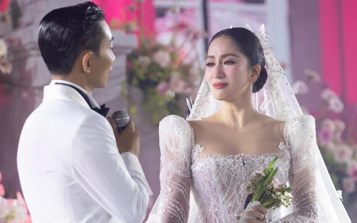 Khánh Thi trải lòng sau đám cưới với Phan Hiển: Những lời gièm pha đã vơi đi