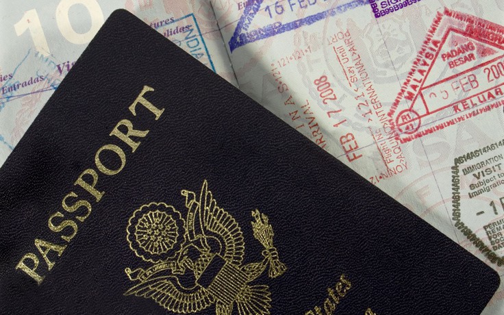 Xin visa tự túc và qua công ty du lịch khác nhau như thế nào?