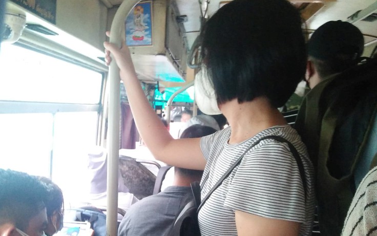 Người Sài Gòn bị móc túi 'chớp nhoáng' trên xe buýt: Bí kíp 'xương máu' phòng thân
