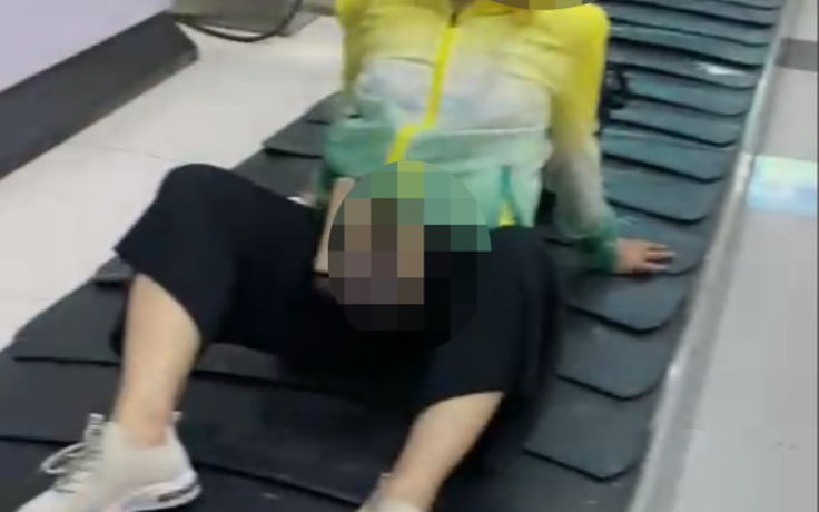 Nữ hành khách ngồi trên băng chuyền sân bay Phú Quốc: Tôi xin lỗi và đã xóa clip