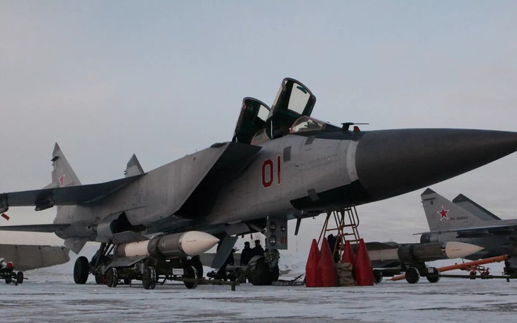 Tiêm kích Nga ngăn chặn máy bay do thám Anh ‘xâm phạm không phận’