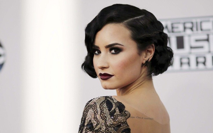 Demi Lovato chia tay bạn trai võ sĩ
