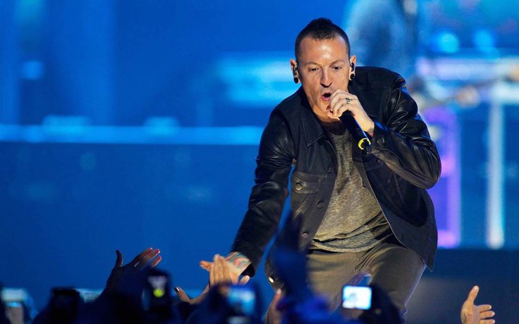 Doanh số bán đĩa của Linkin Park tăng hơn 5.000% sau cái chết của Chester Bennington