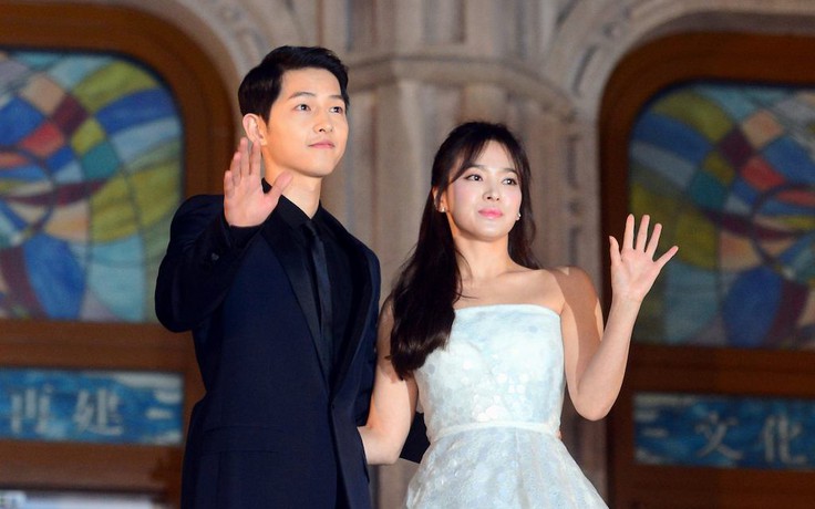 Ảnh hiếm hoi của Song Joong Ki và Song Hye Kyo trong chuyến đi chụp ảnh cưới