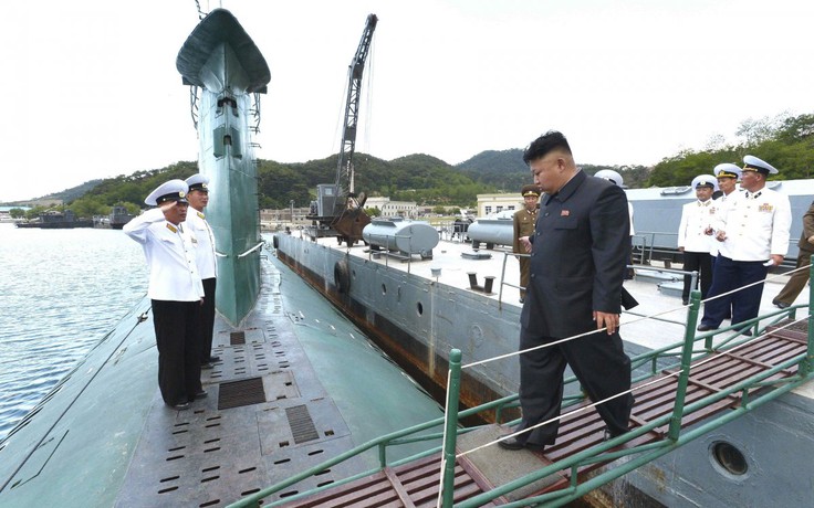 Triều Tiên đang đóng tàu ngầm 'khủng' mang tên lửa đạn đạo?