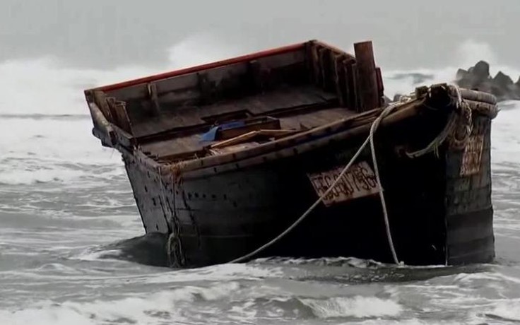 Giải mã bí ẩn 'thuyền ma' từ Triều Tiên và tàu đánh cá 'đen' của Trung Quốc