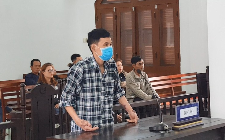Phú Yên: Dùng xăng đốt vợ, lãnh 16 năm tù