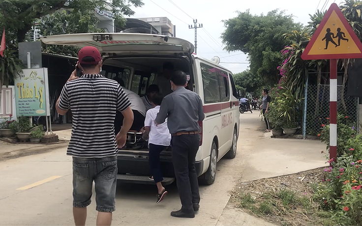 Phú Yên: 9 học sinh tiểu học nhập viện sau khi uống thuốc tẩy giun