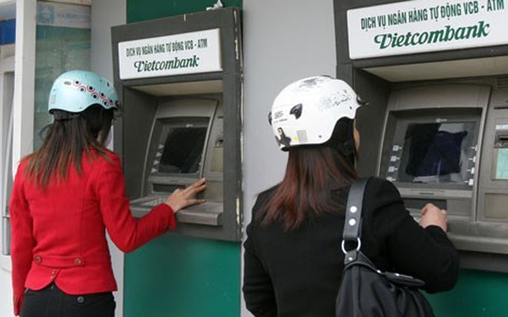 Vietcombank ngừng dịch vụ chuyển tiền ATM cho người nước ngoài