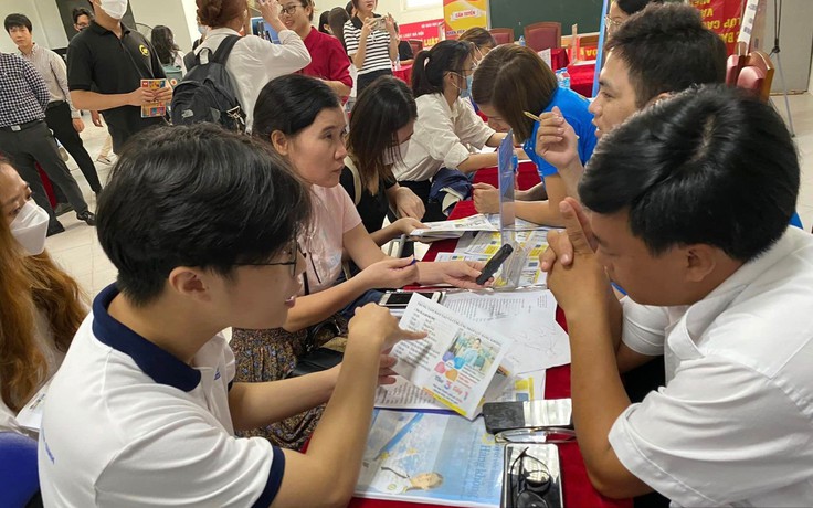 Hơn 1.000 việc làm thêm chờ học sinh, sinh viên Hà Nội mùa tết