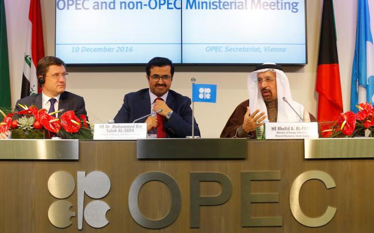 Các nước trong và ngoài OPEC lần đầu đạt thỏa thuận từ năm 2001