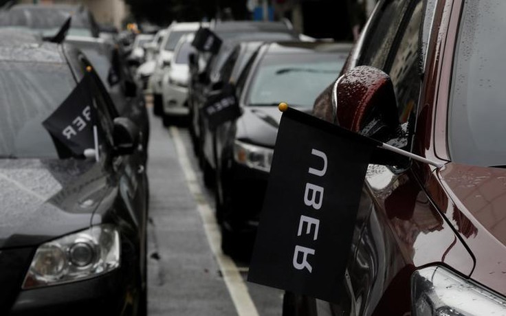 Dân Singapore thi nhau chạy Uber vì giá xe cao