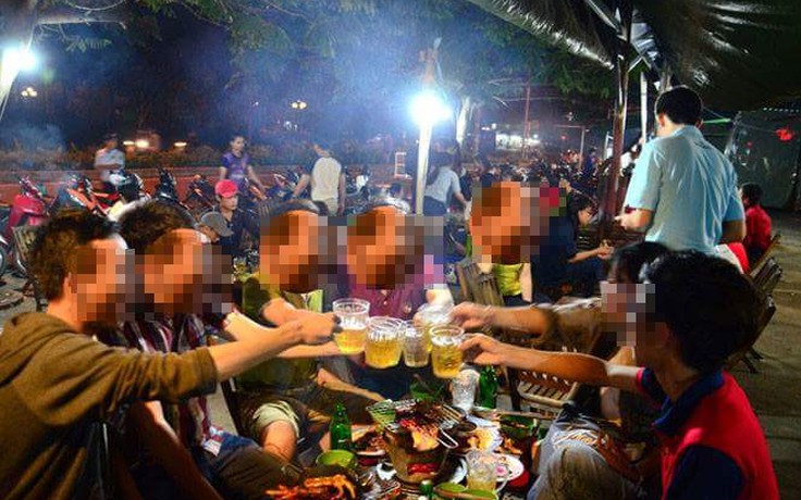 Nhiều hãng bia ngoại tranh nhau khai thác 'văn hóa nhậu' ở Việt Nam