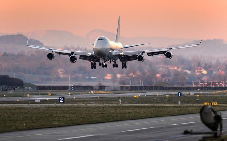 'Thợ mỏ' đào tiền ảo thuê hẳn Boeing 747 để chở card màn hình