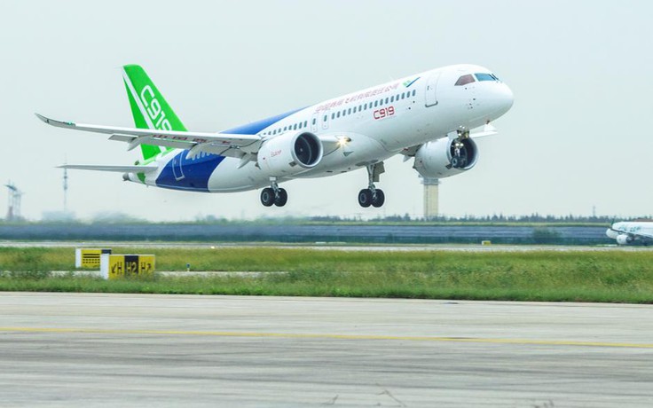 Máy bay 'made in China' sẵn sàng thách thức Airbus, Boeing