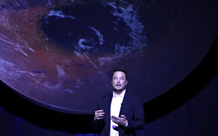 Tỉ phú Elon Musk tham vọng đưa xe Tesla lên sao Hỏa
