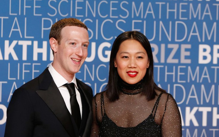 Mark Zuckerberg làm 'hộp ngủ phát sáng' cho vợ